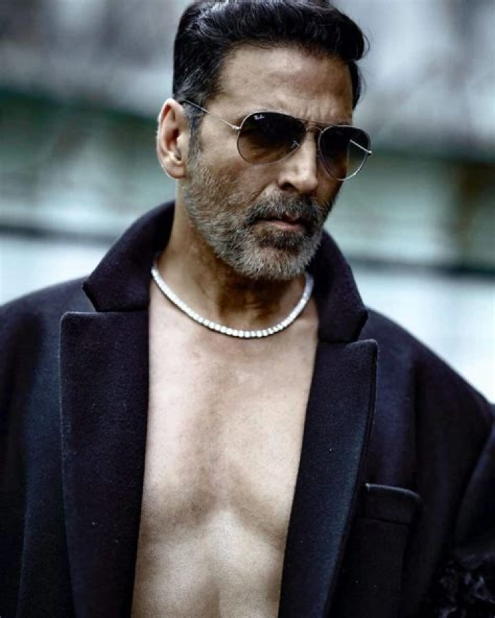 Akshay Kumar Height, Weight, Body Measurements, Shoe Size