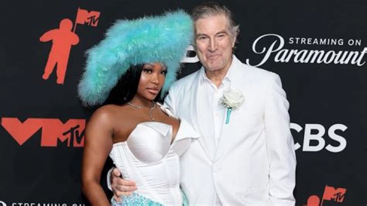 Alice Braga Dating, Boyfriend, Breakup, Net Worth, Wiki-Bio