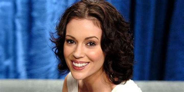Alyssa Milano Height, What Is The Height Of Alyssa Milano? - SarkariResult