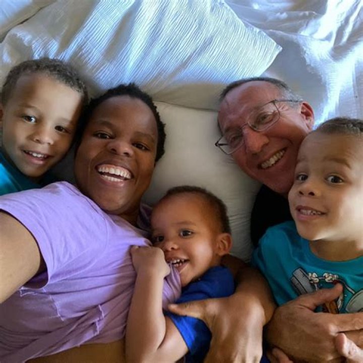 Amanda Stanton Dating, Married, Divorce, Past Affair, Children, Net Worth