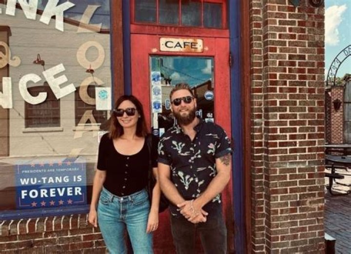 Brett Davern's Wife, Married, Wedding, Children, Wiki-Bio, Age, Height, Net Worth, Salary, Facts