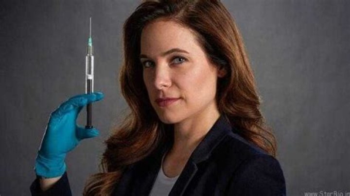 Caroline Dhavernas Relationship, Net Worth, TV Shows, Salary, Age, Height, Wiki-Bio