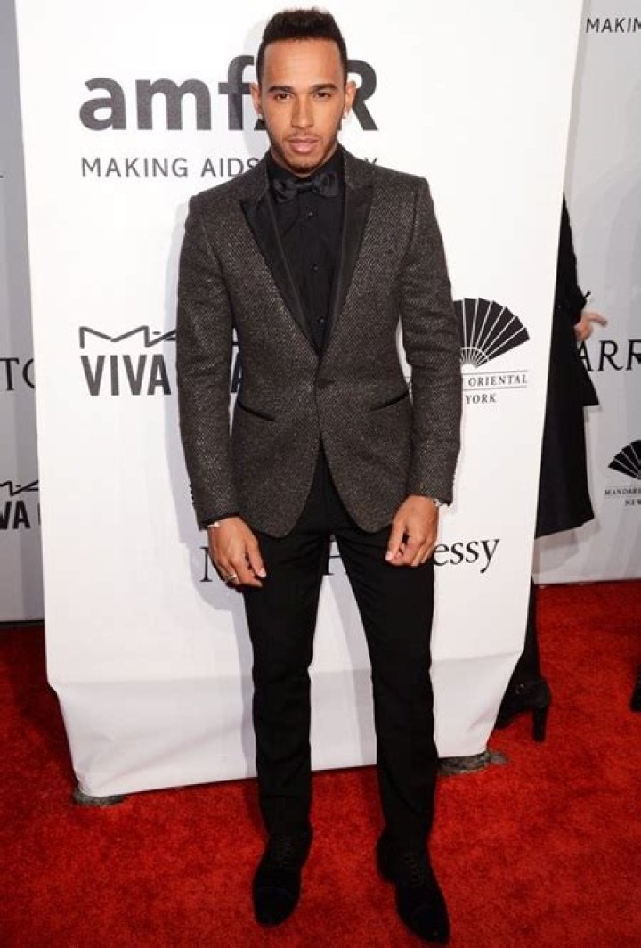 Damian Lewis Height, Weight, Body Measurements, Shoe Size