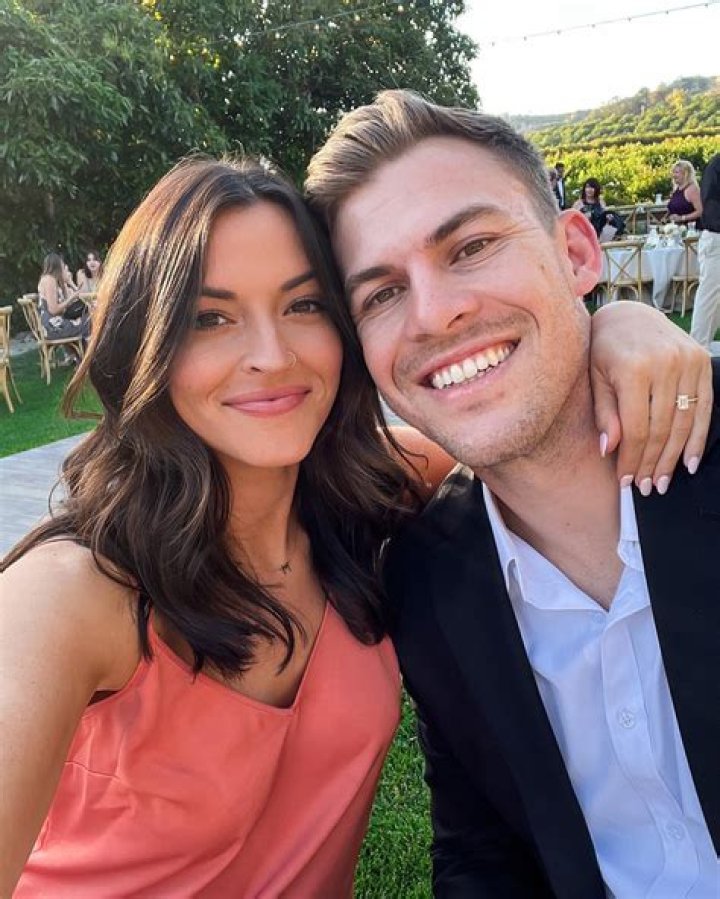 Emma Booth Married Life, Husband, Dating, Relationship, Wiki-Bio