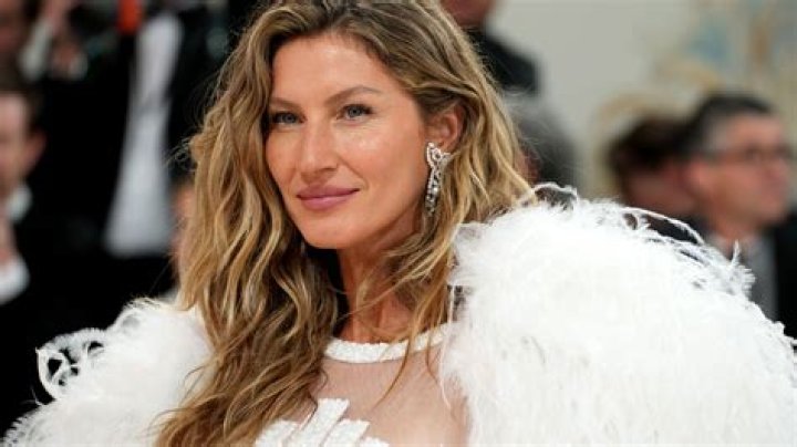 Gisele Bundchen Net Worth: Career, Family, Age, Income, Wiki, Bio, All You Need to Know - SarkariResult