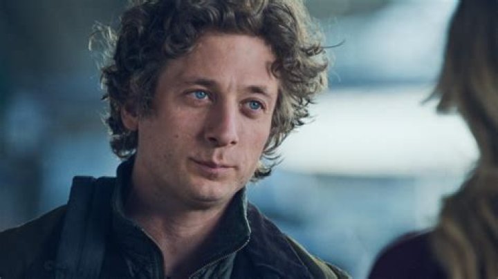 Jeremy Allen White Net Worth: Details About Height, TV, Movies, Shows - SarkariResult