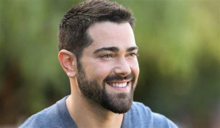 Jesse Metcalfe Height, Weight, Body Measurements, Shoe Size