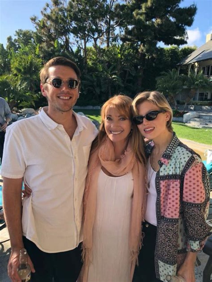 Keenan Kampa Married, Husband, Net Worth, Salary, Age, Height, Wiki-Bio