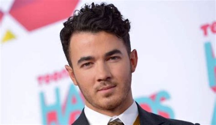 Kevin Jonas Height, Weight, Body Measurements, Shoe Size