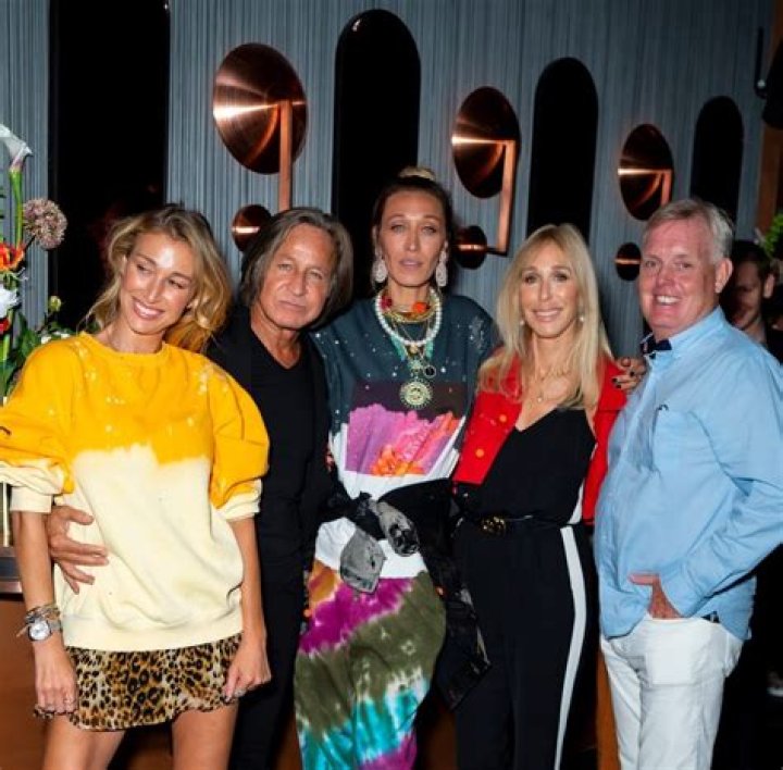 Marielle Hadid Age, Mother, Husband, Siblings, Net worth, Family, Facts of Mohamed Hadid’s daughter