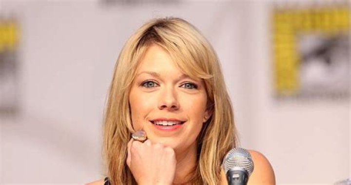 Mary Elizabeth Ellis Height, Weight, Measurements, Bra Size, Shoe Size