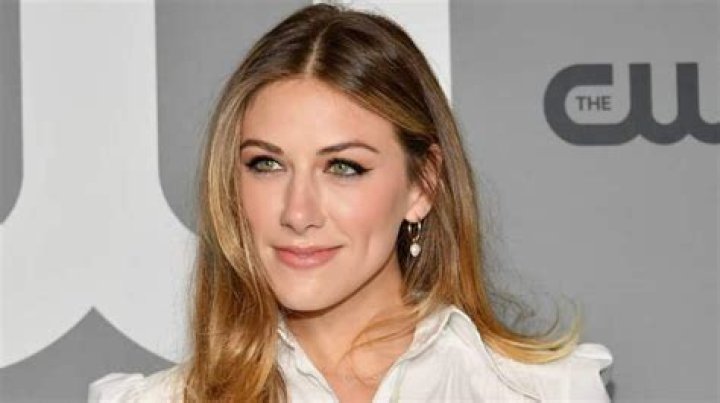 Perry Mattfeld Height, Weight, Measurements, Bra Size, Shoe Size