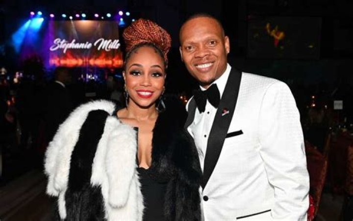Shamari DeVoe Bio, Net Worth, Husband, Twin's kid, Movies, Family, Instagram, Age