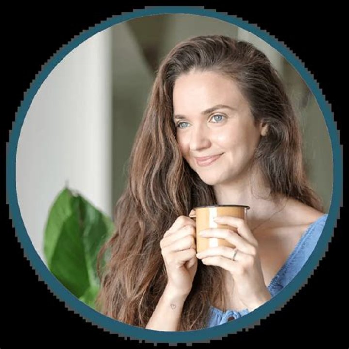 Similar Youtubers to Camila Zen