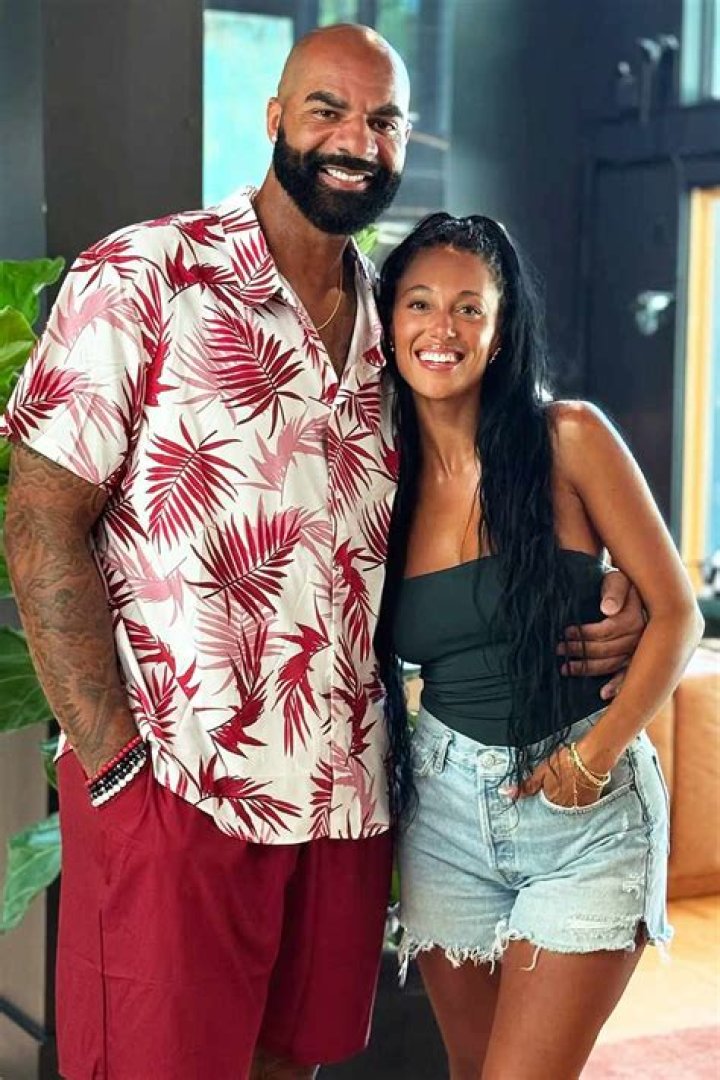 Sterling Beaumon Net Worth, Earnings, Dating, Girlfriend, Facts, Wiki-Bio