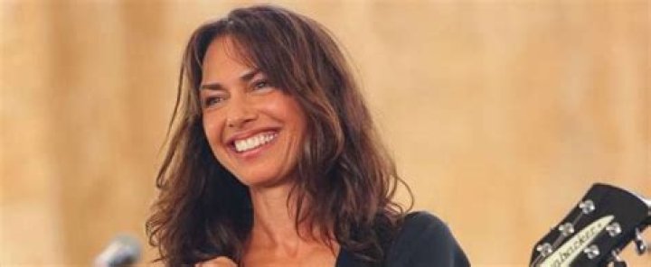 Susanna Hoffs Height, Weight, Measurements, Bra Size, Shoe Size