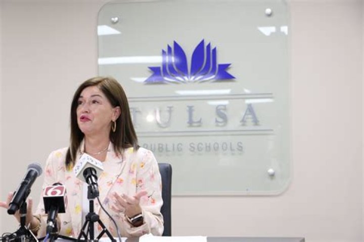 Why did Deborah Gist Tulsa Public Schools Superintendent Step Down?